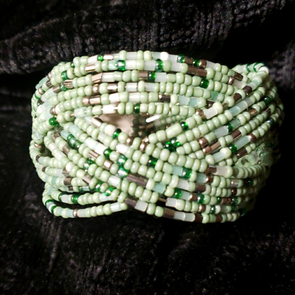 💋2/$12💋 Sage Green Stretch Cuff